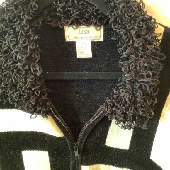 Beautiful Lisa International black/white sweater fringe neck EUC - Picture 3 of 11